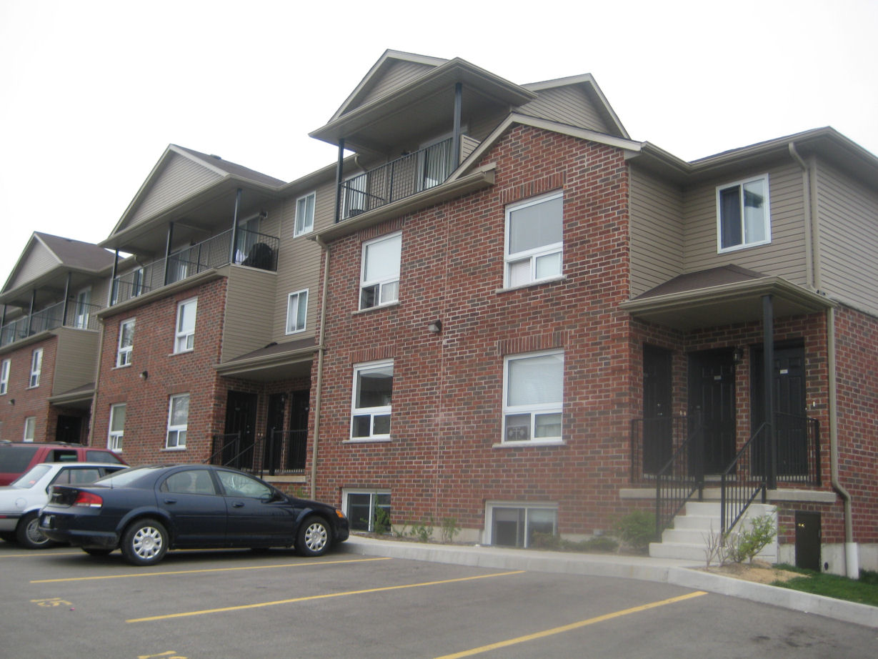 King Street Holdings Ltd. Dundas Apartments, Woodstock